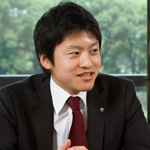 冨岡秀太 コマーシャル営業部門（08年入社）